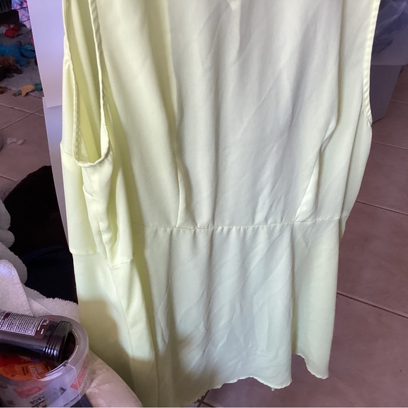 TORRID Greenish- Yellow Sleeveless Button Down Front Tunic Tiebacks Plus Size 1X - Picture 2 of 4